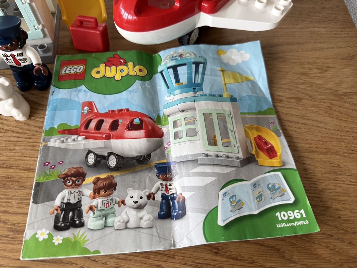 Lego Statuette: LEGO Duplo Flughafen Flugzeug – Usato da Ennetbaden venduto da teo_yg9s 1
