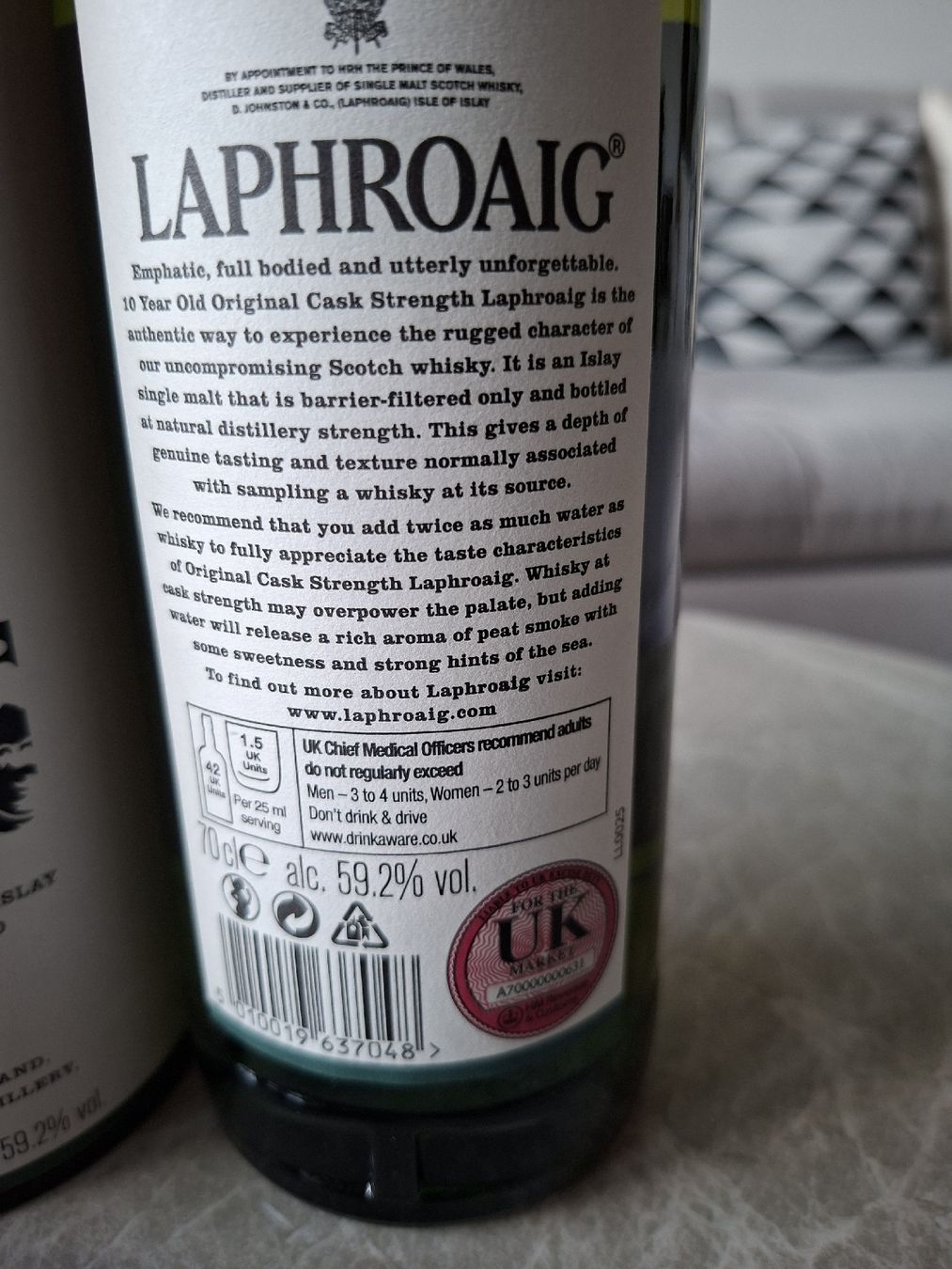 Laphroaig Bevande alcoliche: Laphroaig 10 Cask Strength, 59.2% batch 008 Bottled Mar16 – Usato da Kriens venduto da Arthur73 2