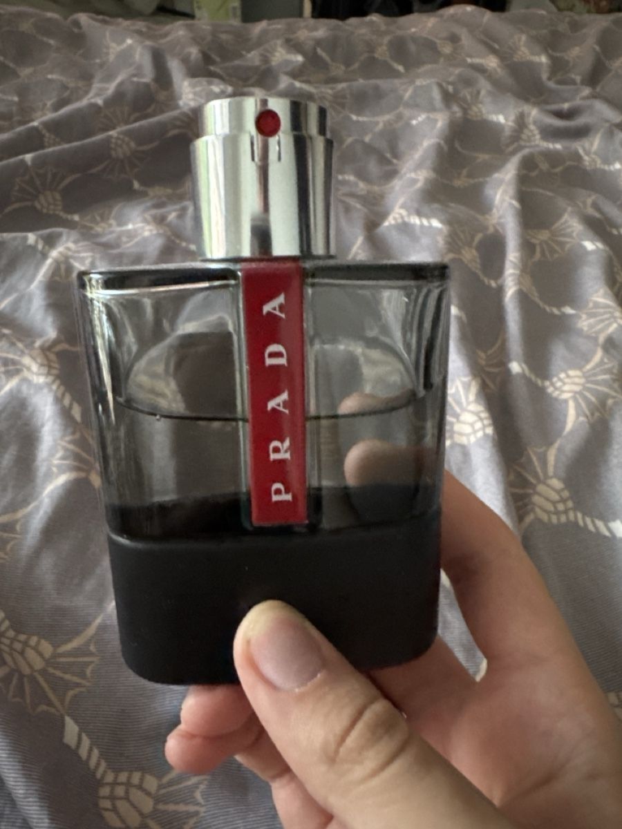 Prada Parfum & Eau de Toilette: Prada carbon rose – Gebraucht aus Zürich von Bear.