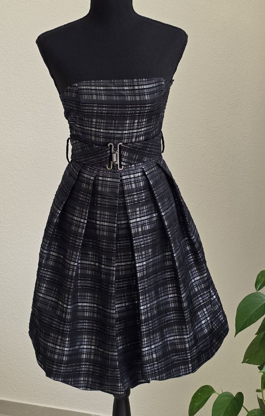 Zara Vestiti: Zara Basic Kleid, XS, Trägerlos, Karomuster, Sommer Hit! – Nuovo (secondo la descrizione) da Rheinsulz venduto da Gilea