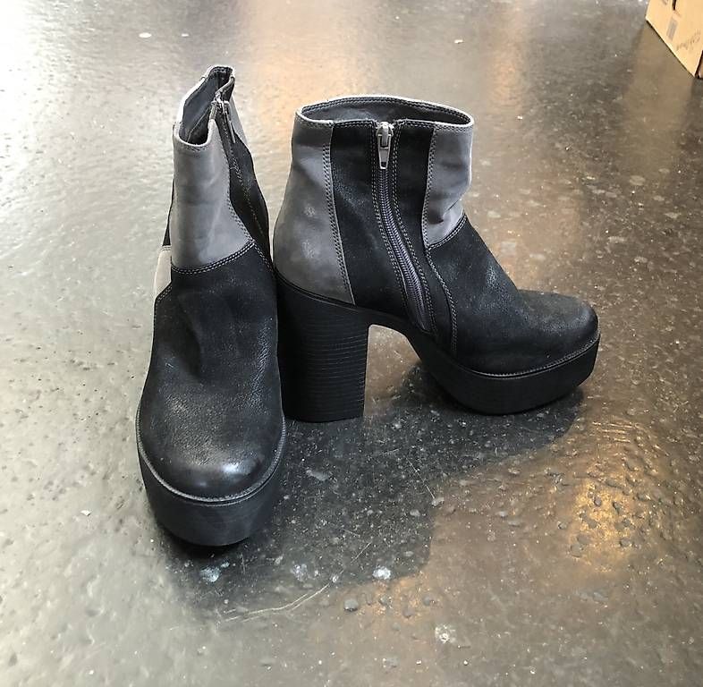 Scarpe da donna: Damenstiefel – Usato da Allschwil venduto da Funlady91