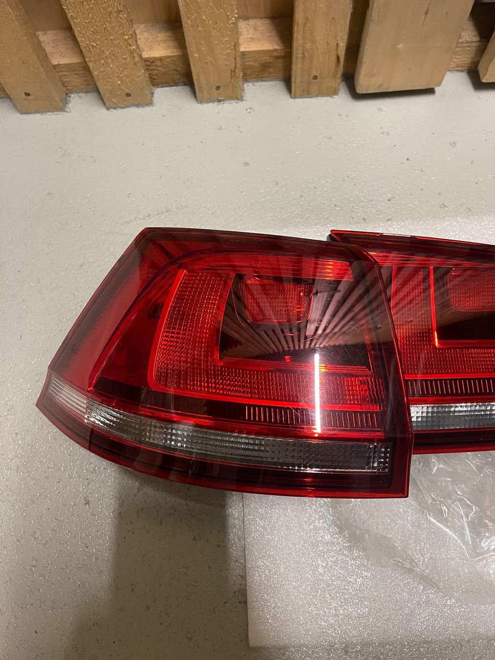 Volkswagen Tutti pezzi di ricambio auto: Originale Heckleuchten Golf 7 R Variant – Usato da Luzern venduto da Prof.Farnsworth 4