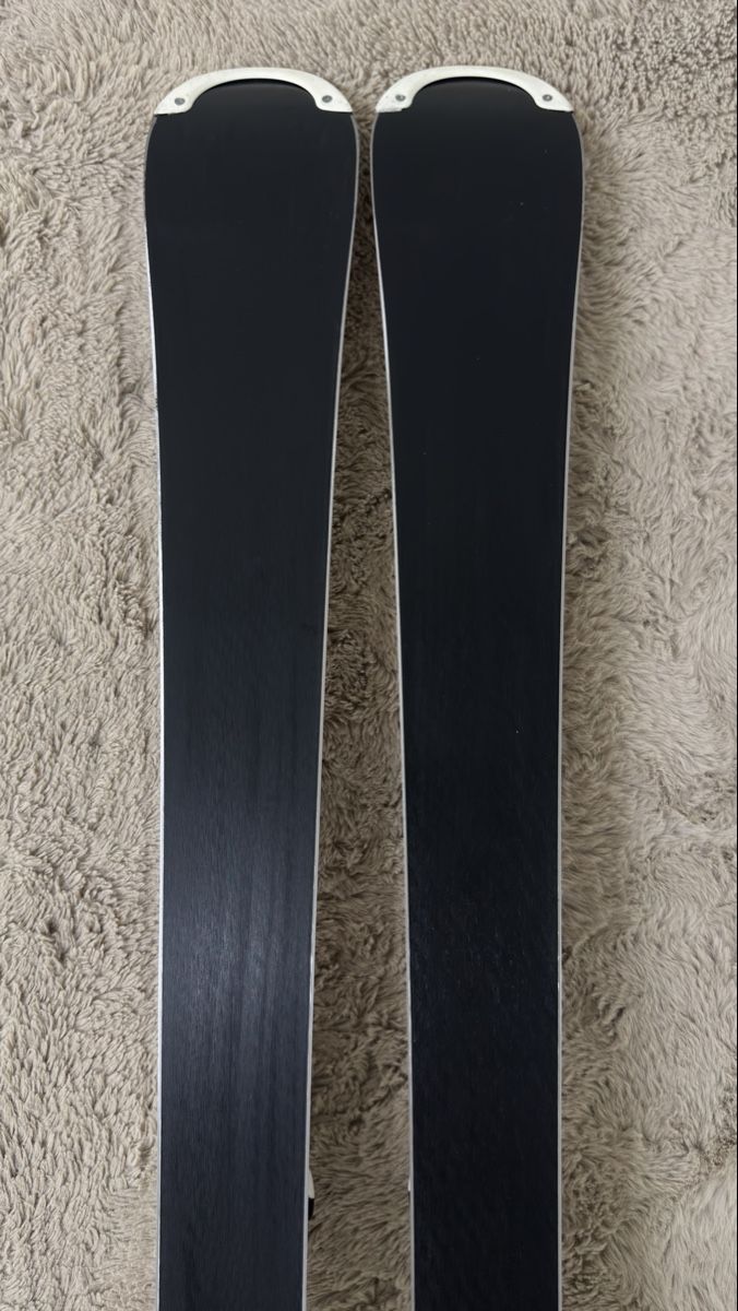 Dynastar Sci: Dynastar Easy Active Skier 143 cm mit Look Bindung weiss – Usato da Dietlikon venduto da kickboxer_999 5