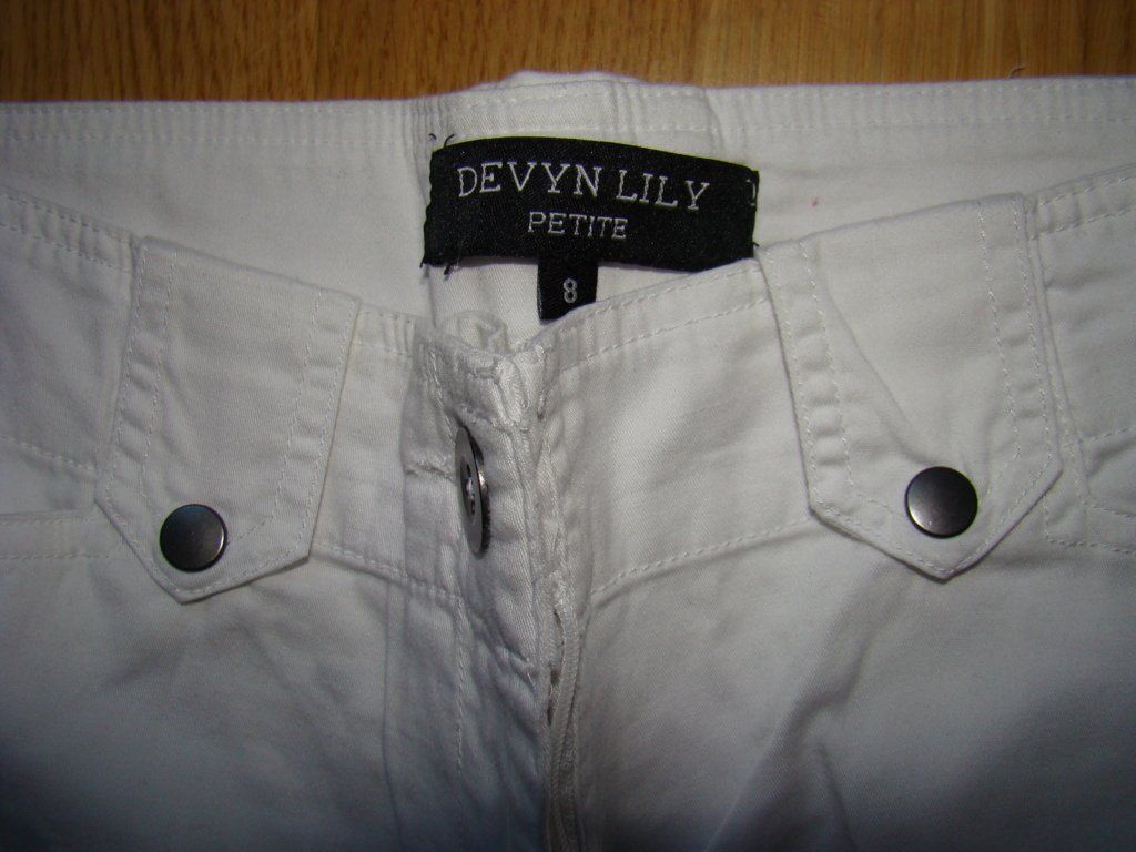 Pantaloni: pantacourt / capri, blanc – Nuovo e nell'imballaggio originale da Lussery-Villars venduto da pousinete02 2
