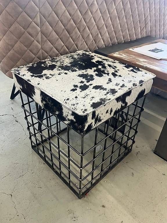 Sgabelli: Polsterhocker Le Tabouret weiss-schwarz – Nuovo (secondo la descrizione) da Zollikofen venduto da uniqueroom 1