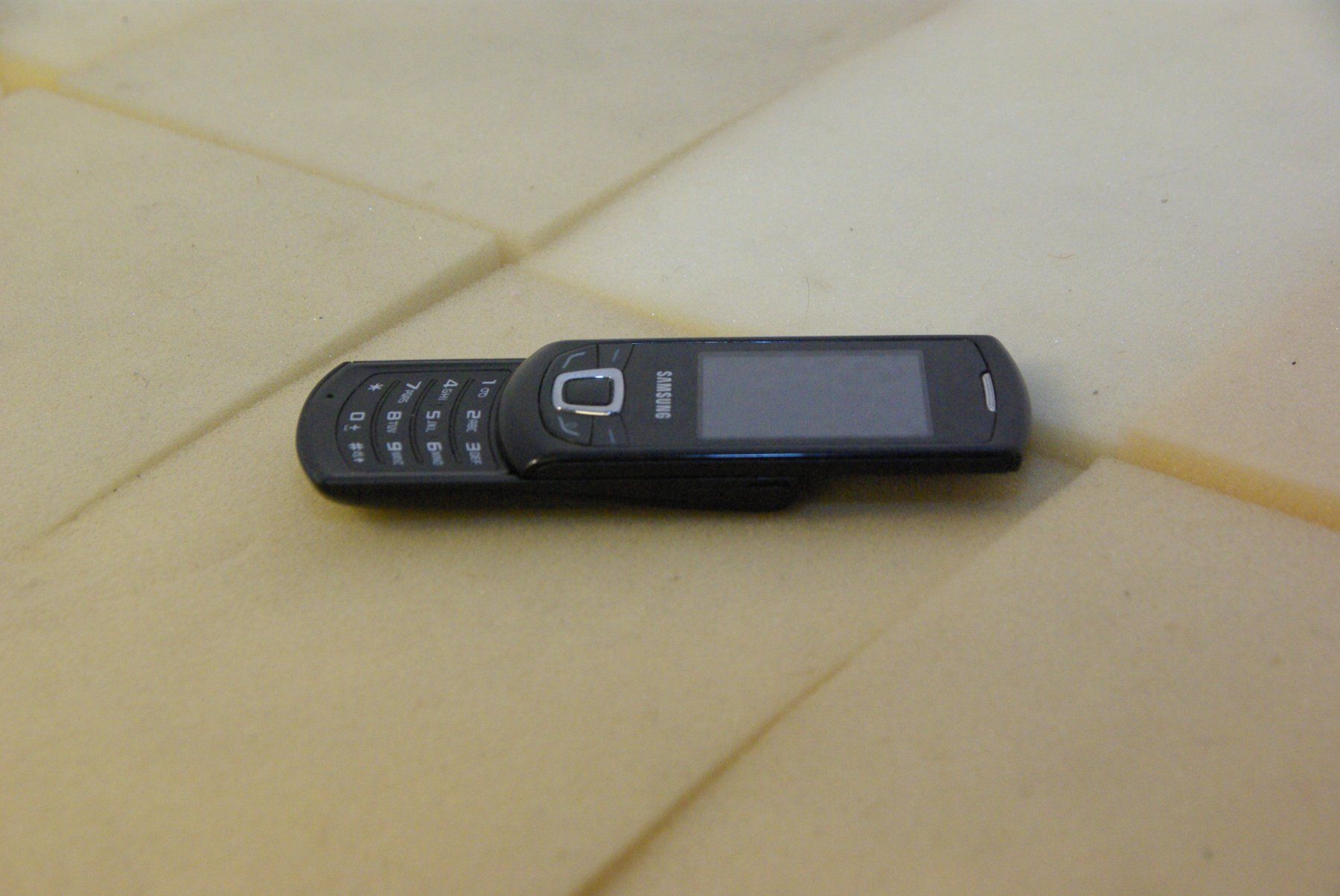 Samsung Telefoni cellulari / Smartphones: SAMSUNG GT-E2550 Monte Silver - Natel – Difettoso da Herisau venduto da Cevianer1844 4