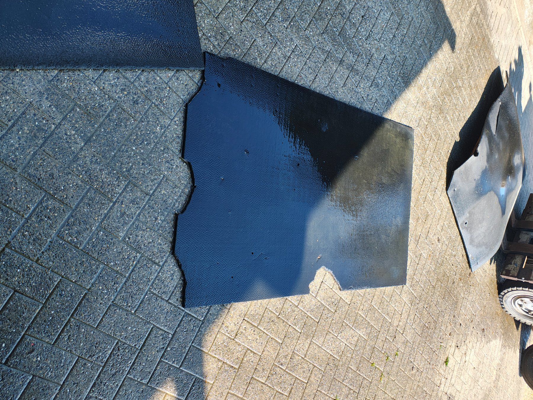 Rivestimenti per pavimenti: Gummimatten Anbindestall – Usato da Lostorf venduto da Agrisenn 1