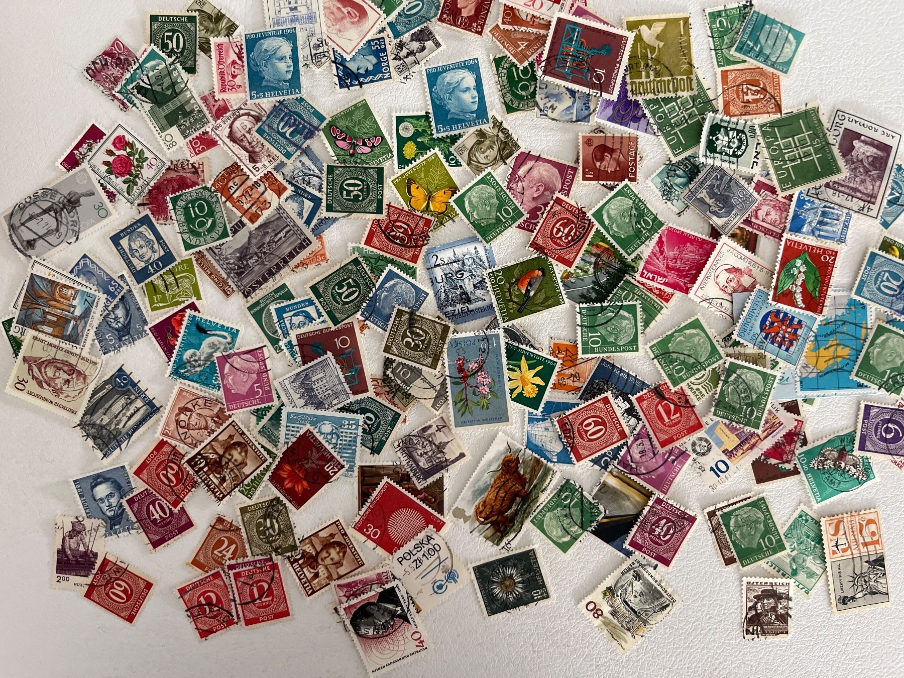 Tutti i francobolli: Lot 12: Lot mit Mix Briefmarke – Usato da Chiasso venduto da AzenYa 1