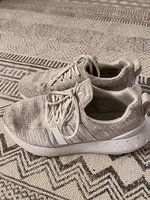 Adidas Turnschuhe weiss/grau in Grösse 38