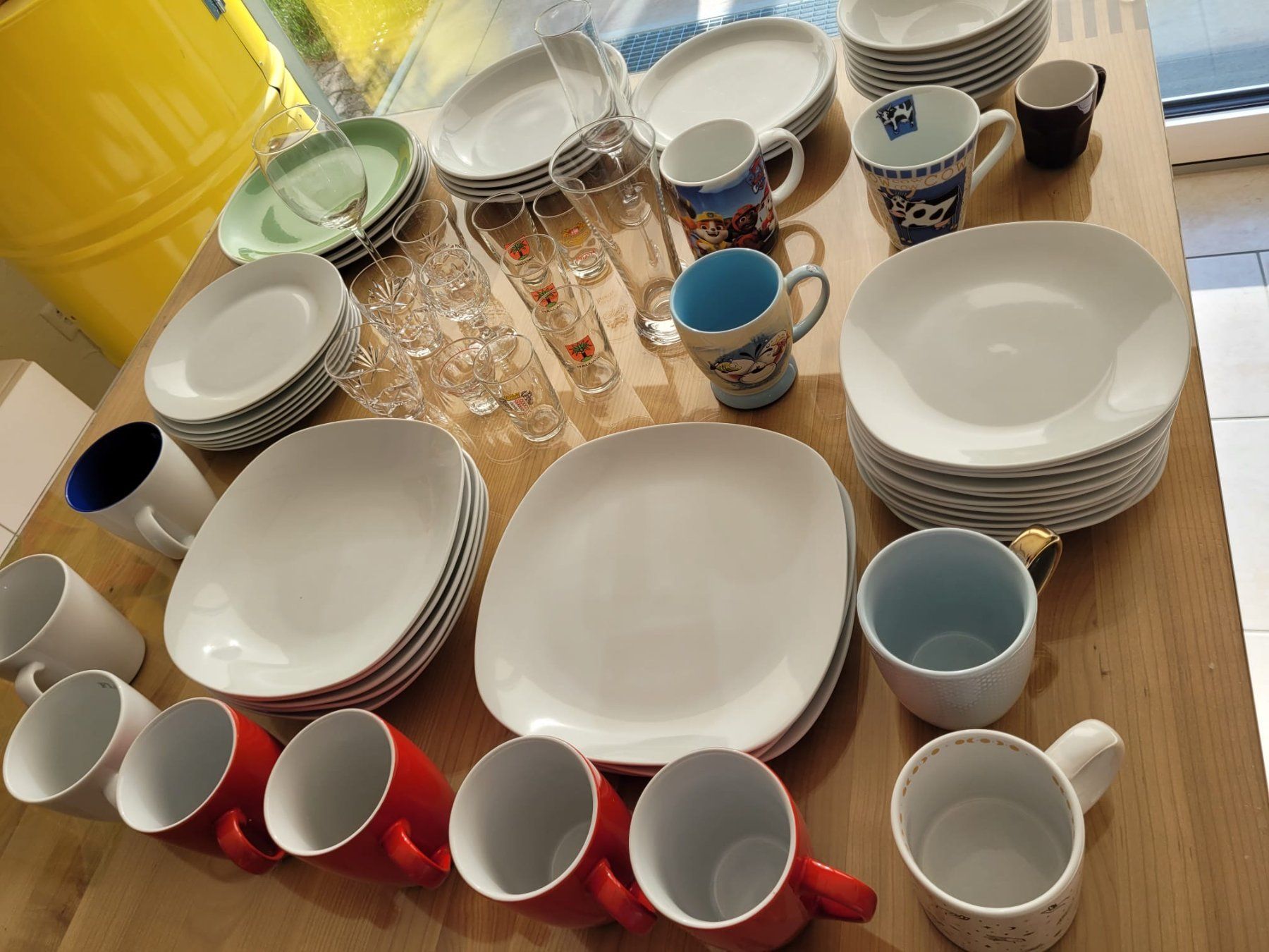 Set di piatti: Diverses Geschirr ZU VERSCHENKEN – Usato da Seon venduto da Labrador10 3