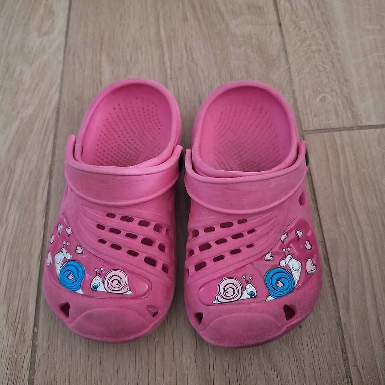 Scarpe per ragazzi: Pinke Kinder-Clogs / Badeschuhe Grösse 27 – Usato da Oberrüti venduto da Sandrina908 2