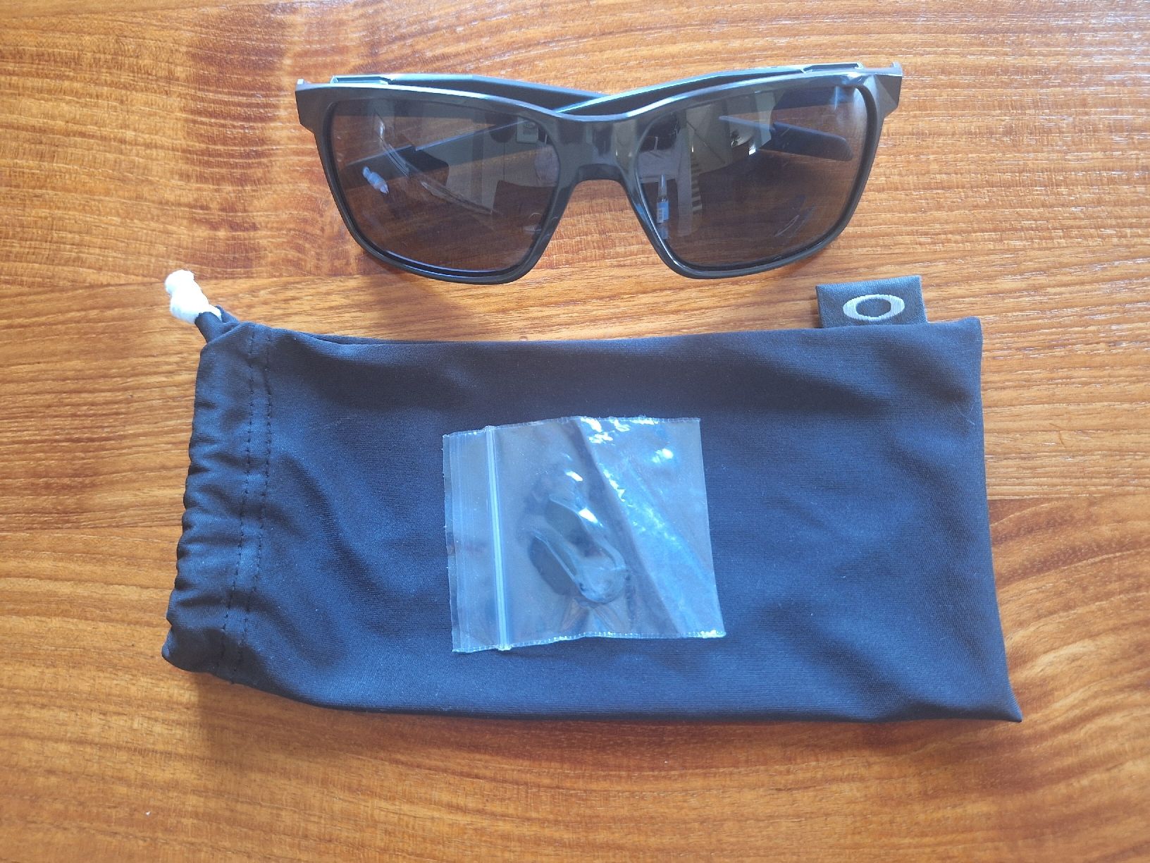 Oakley Occhiali & Lenti: Oakley Portal sunglasses – Nuovo (secondo la descrizione) da Yens venduto da rob_nsw7