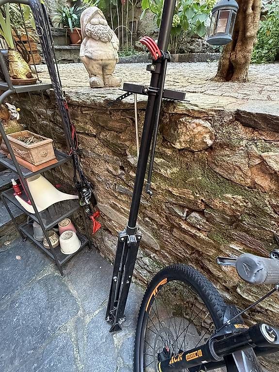 Chevalets: Cavalletto per bicicletta  – D'occasion à agno par Reghen0 2