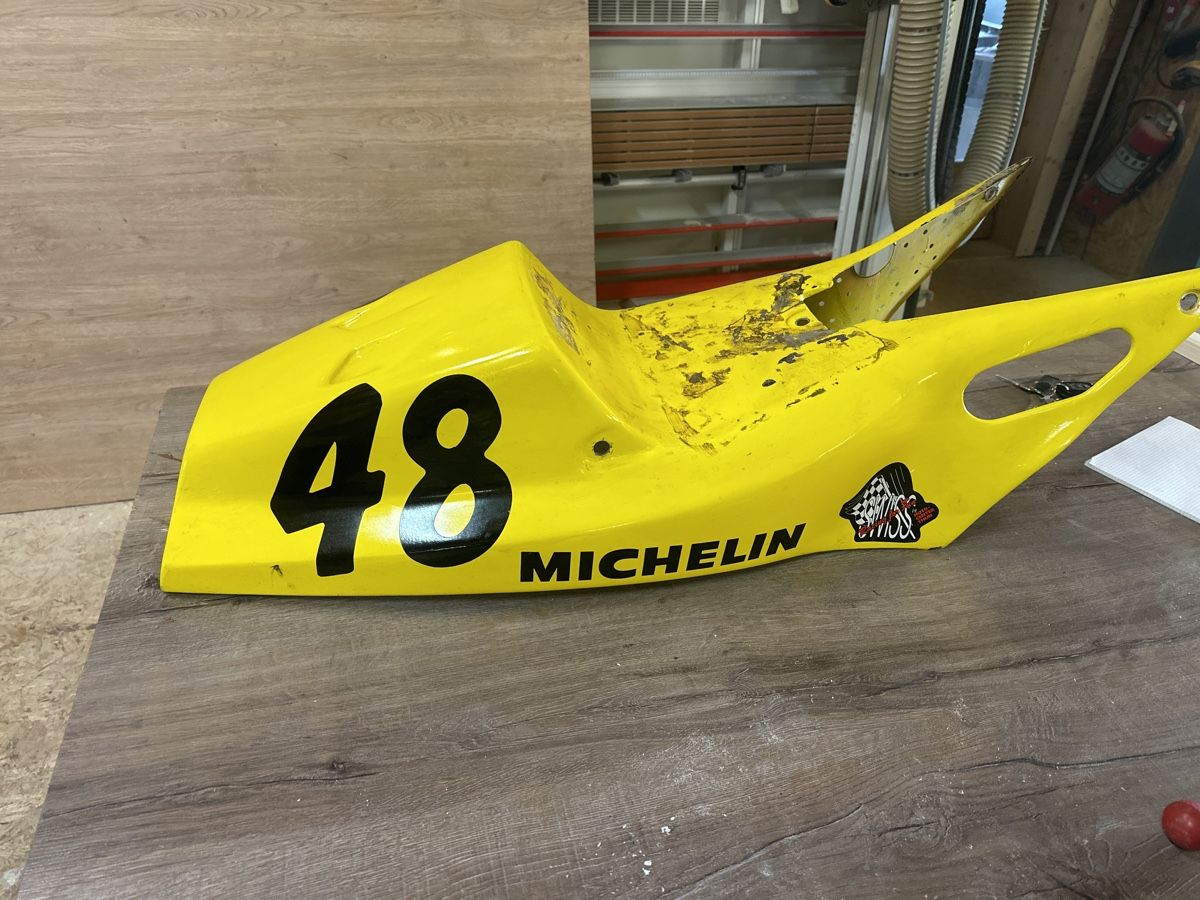 Honda Alle Motorradersatzteile: Carénage Honda RC30 carbone – Gebraucht aus Choëx von steveXB12