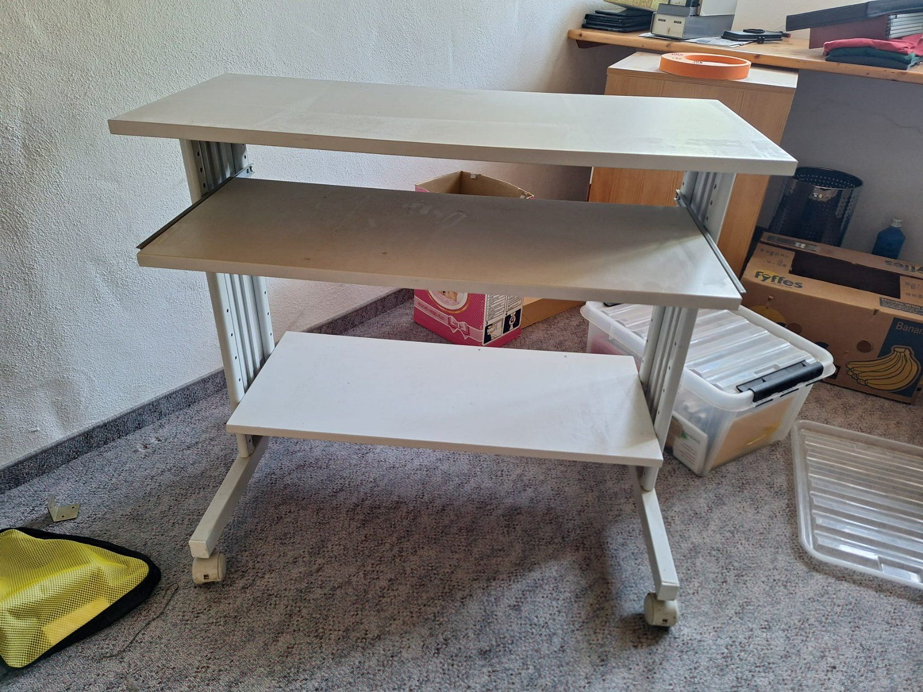 Scrivanie: Kompi Schreibtisch – Usato da Döttingen venduto da Traxmech