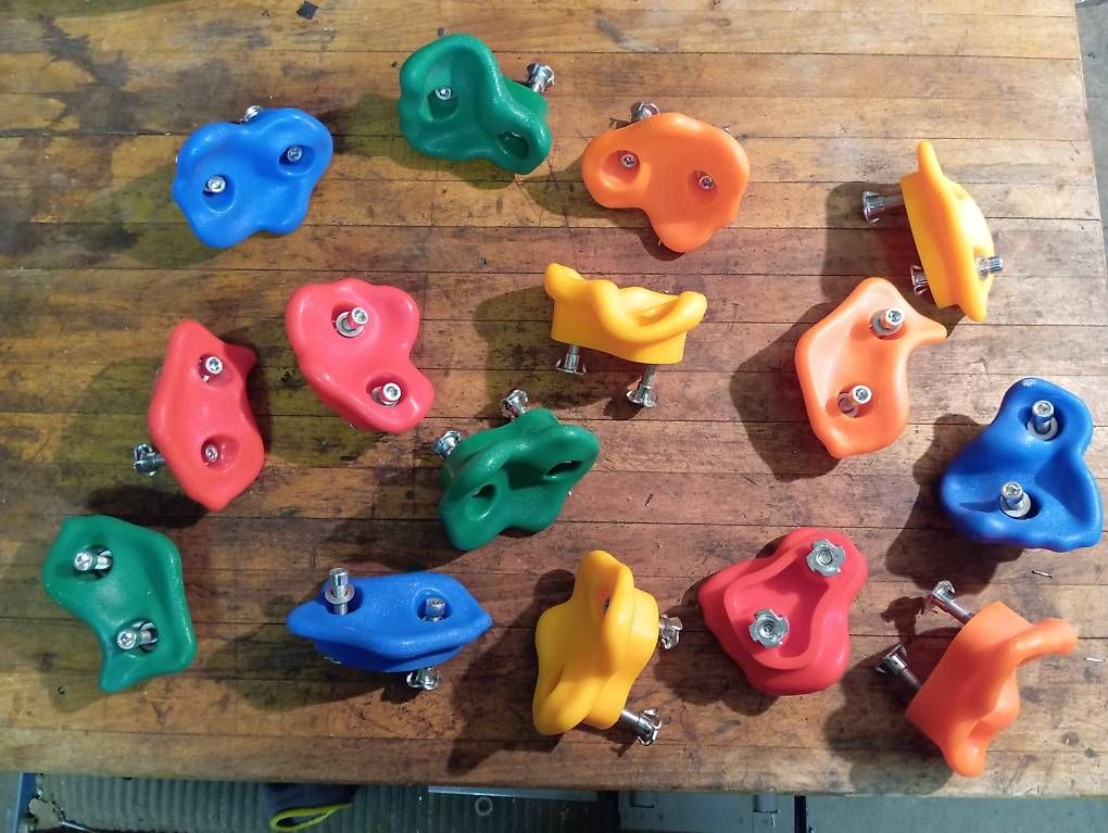 Pareti & prese d'arrampicata: Prise grimpe enfant – Usato da Cugy VD venduto da Boubi21
