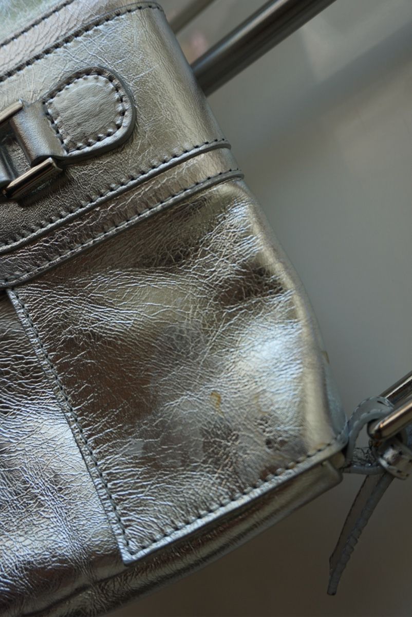 Taschen für Damen: Elegante  silberne Madleine Handtasche – Gebraucht aus Binningen von anggelinnaa 3