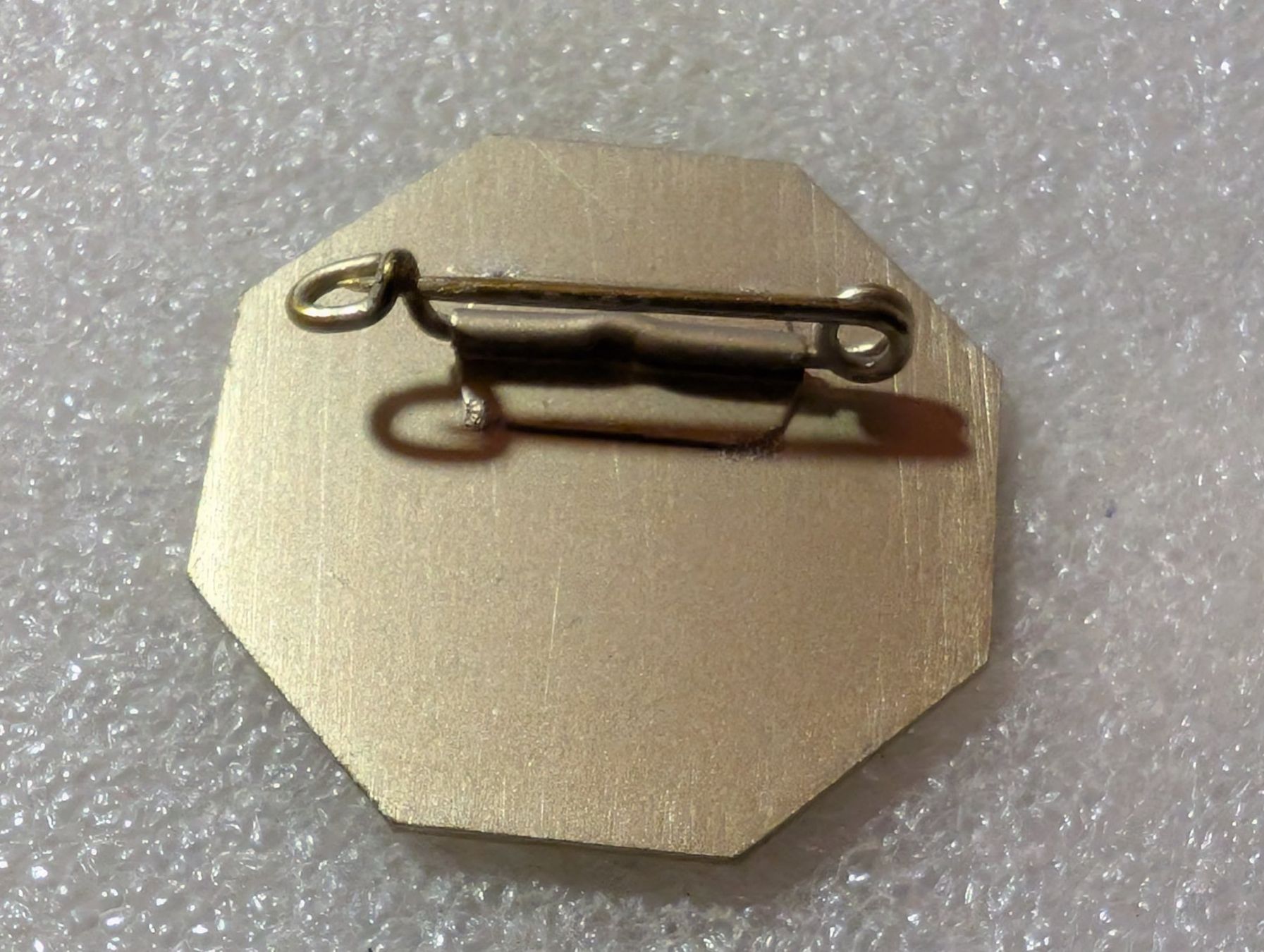 Placchette & Badge: Ansteckpin 107: Lourdes.ch – Usato da Oppligen venduto da Pin-Fall-Shop 1