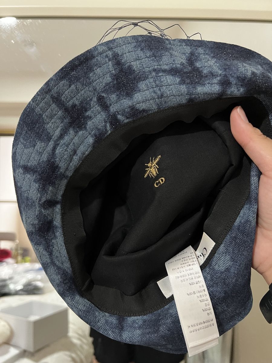 Dior Copricapi, berretti & cappellini: Dior Denim Bucket Hat – Usato da Lausanne venduto da its_zl9h 1