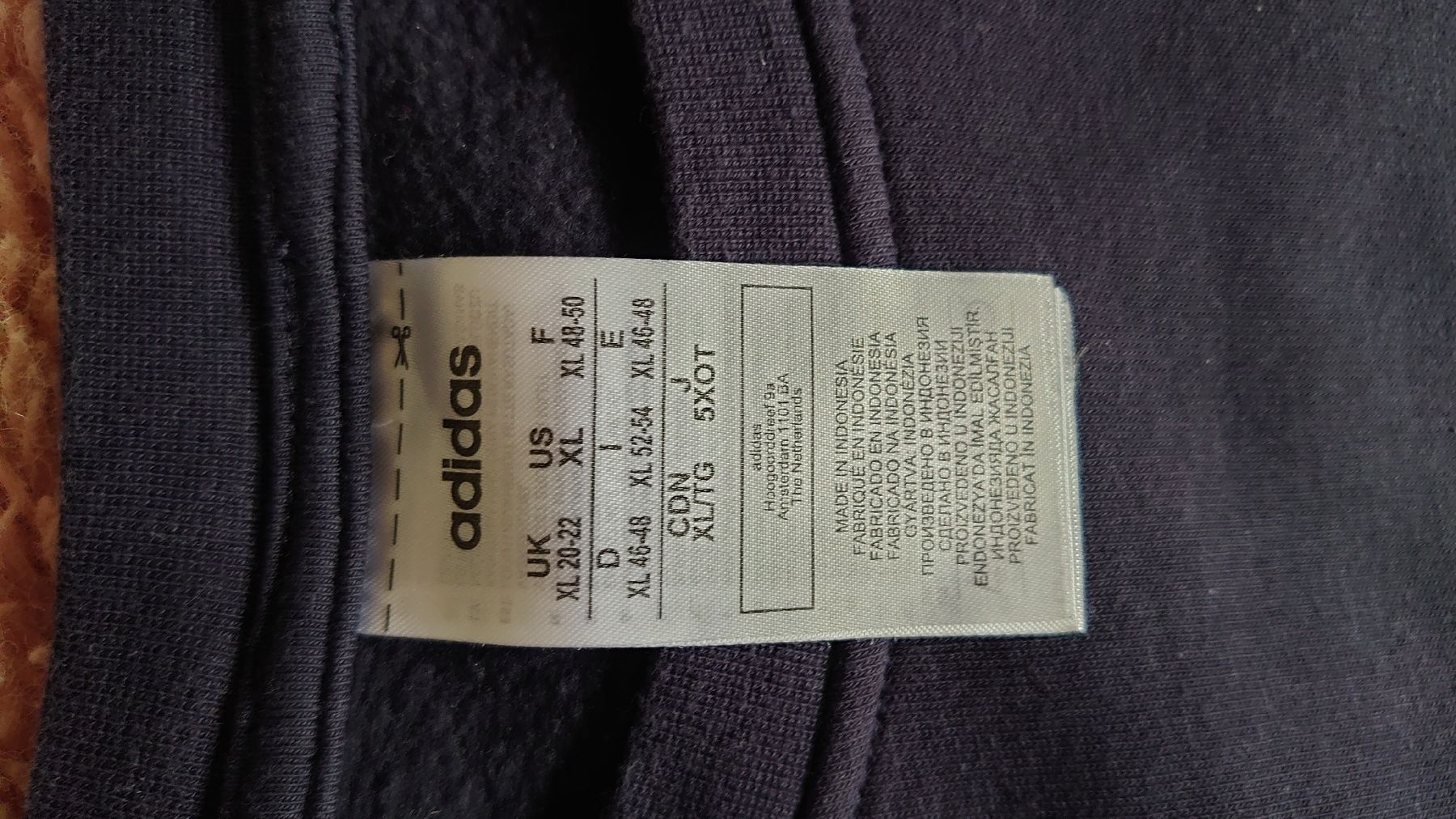 Adidas Lotti di vestiti: Adidas Kleiderpaket  – Usato da Oberbüren venduto da cas_hnn7 4