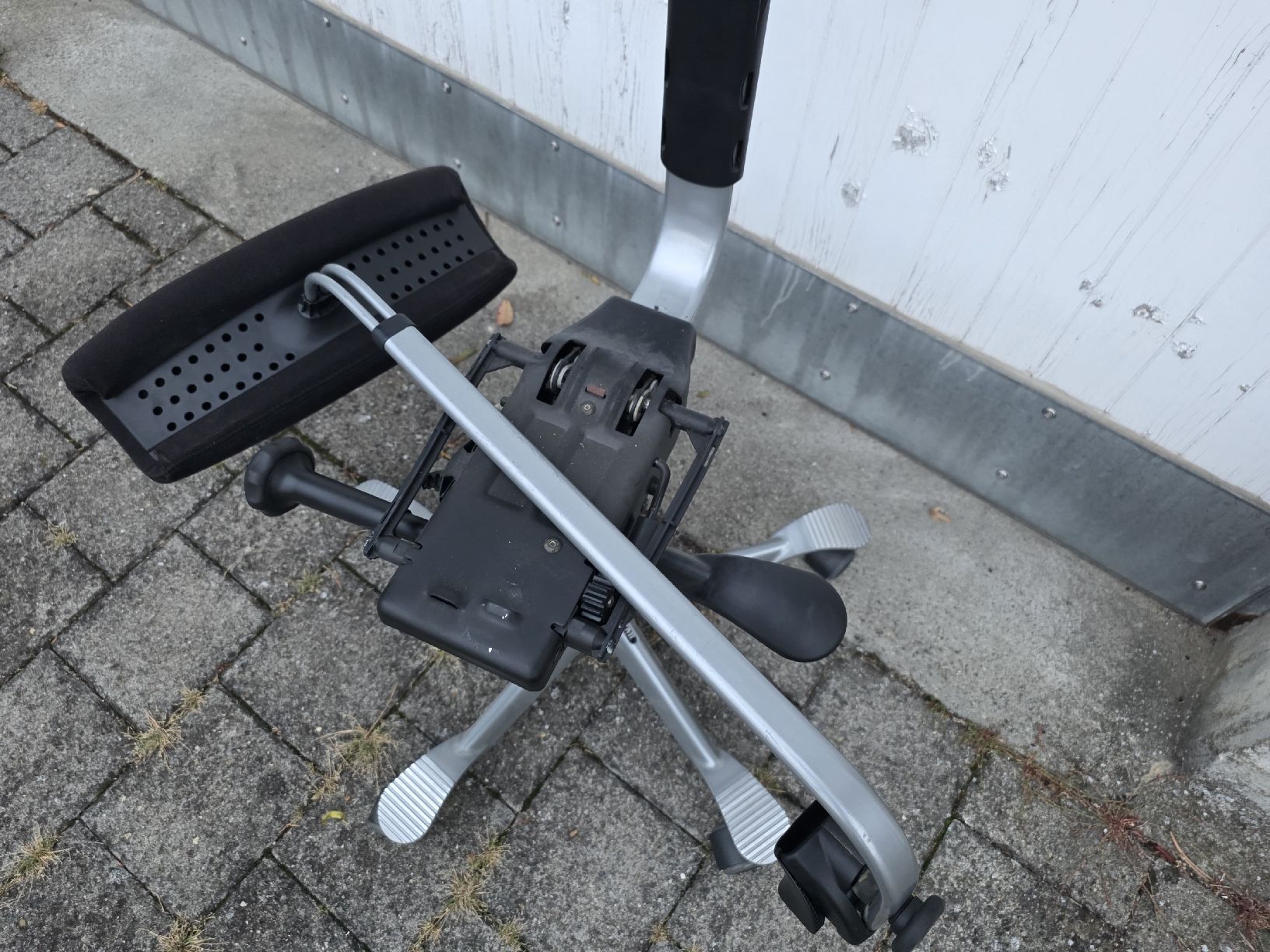 Håg Stühle: HAG Ersatzteile – Gebraucht aus Schaffhausen von 321Roadtrip 3
