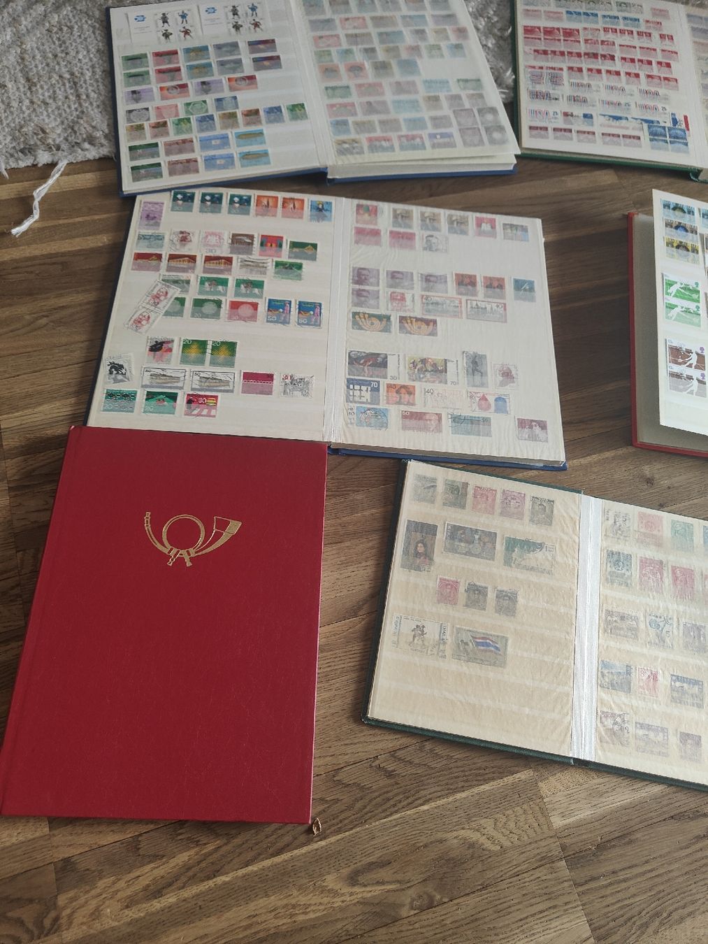 Tutti i francobolli: Briefmarkensammlung Schweizer und International • Historisch – Usato da Zürich venduto da ajt_bk2h
