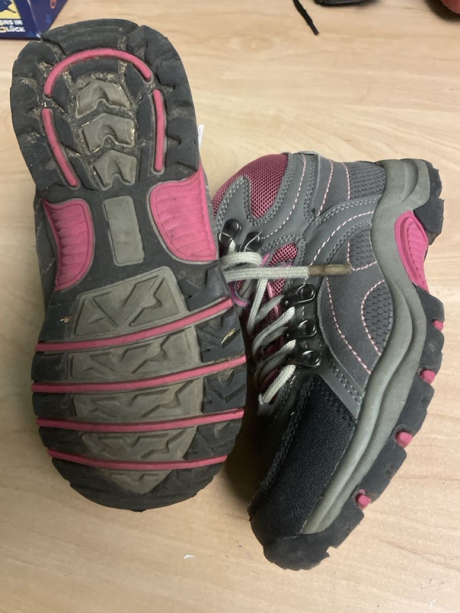 Scarpe per ragazze: Mädchen Wanderschuhe, Gr.34, neuwertig – Usato da Obergerlafingen venduto da cabo4 2