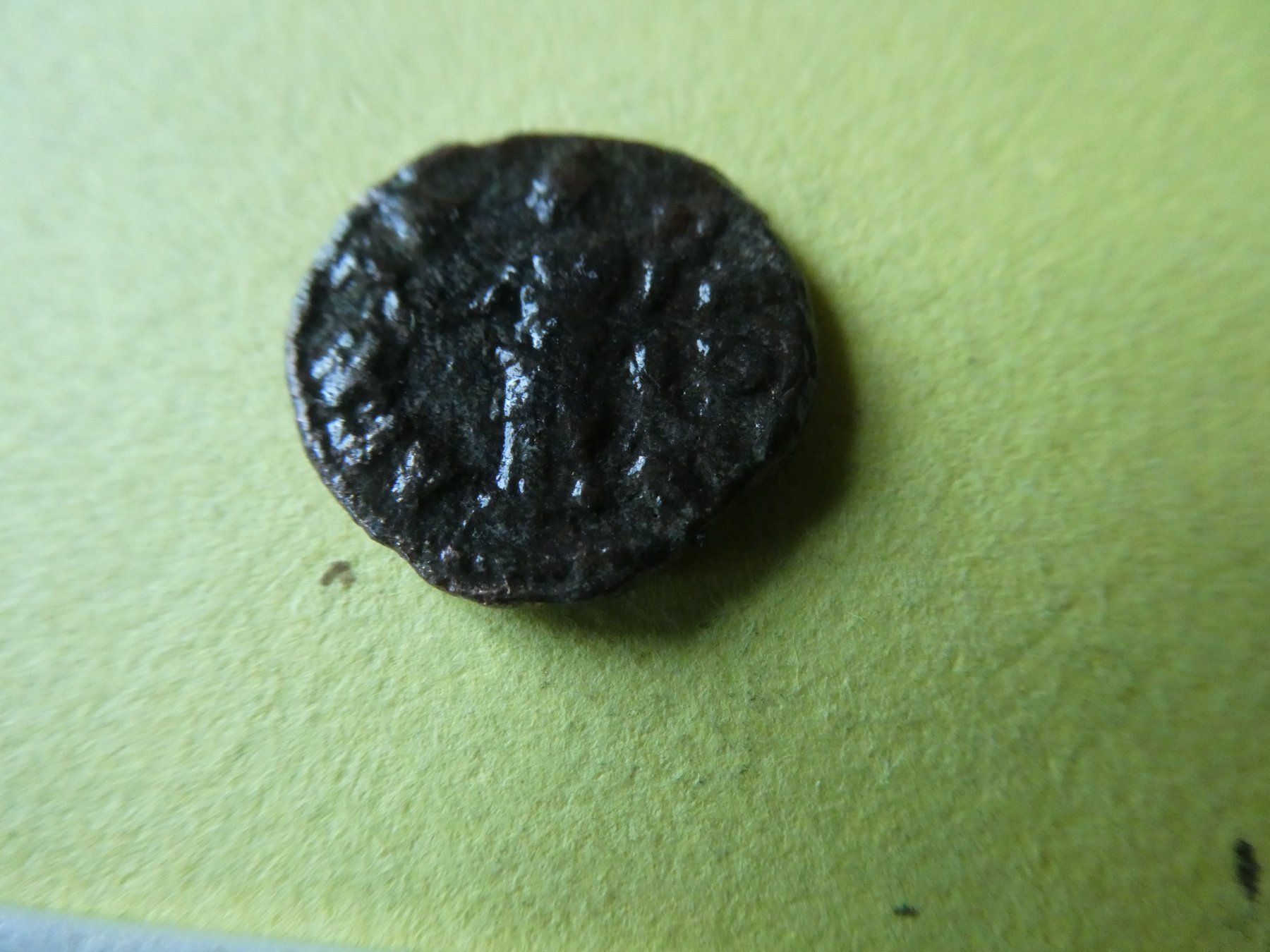 Alle Münzen: uralte Bronzemünze 18 mm     2.81 g – Gebraucht aus Hinterforst von Rohusri 2