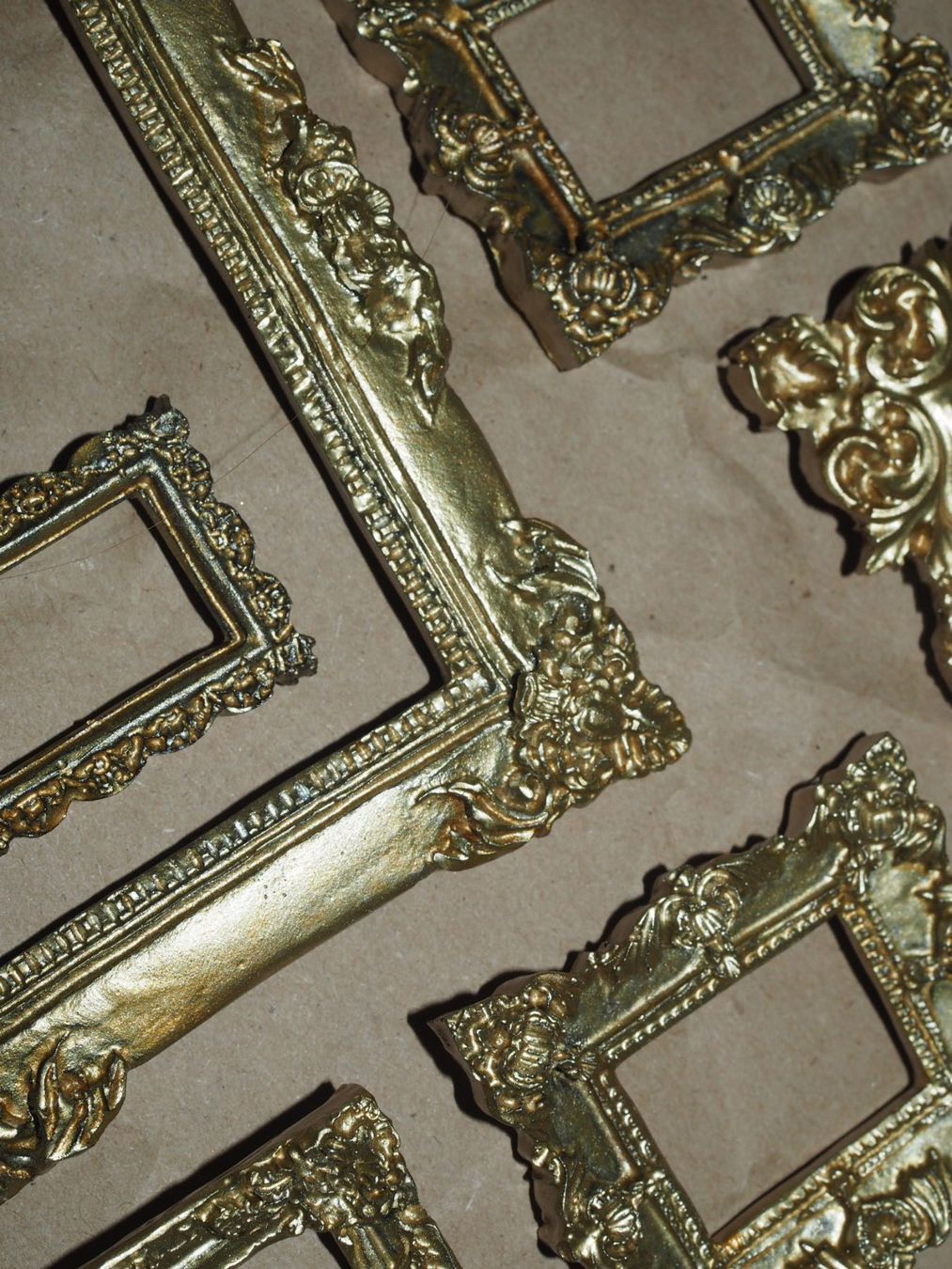 Tutte le decorazioni: Mini Barock Bilderrahmen | Handgemacht – Nuovo e nell'imballaggio originale da Luzern venduto da MweziMystique