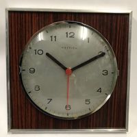 quadratische Wanduhr Hettich Holzimitat 70er mit Glasdeckel