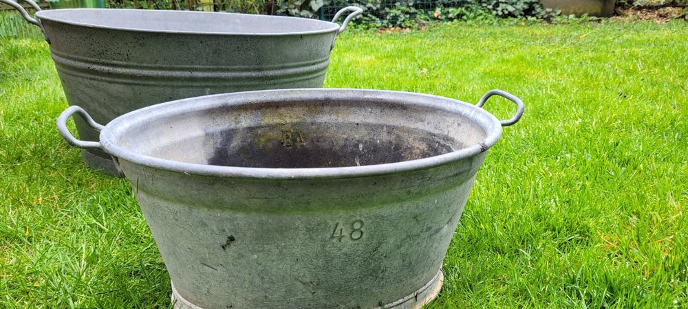 2 Zuber (Gebraucht) in Schwerzenbach für CHF 69 – nur Abholung auf ...