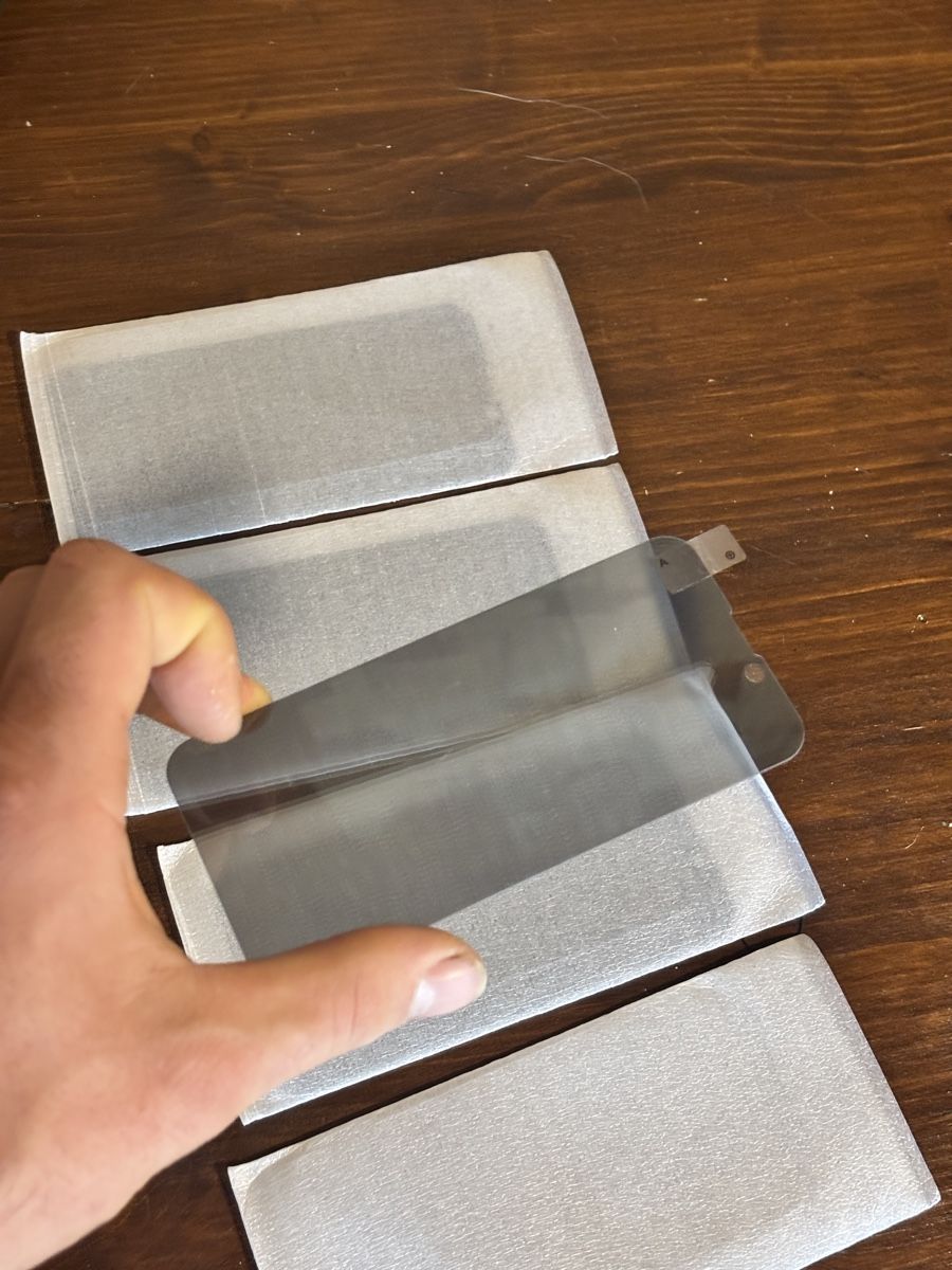 Retouches de peinture & films: Iphone 13/12 Mini Panzerglas – Neuf avec emballage d'origine à Guttet-Feschel par Tristannnnnn