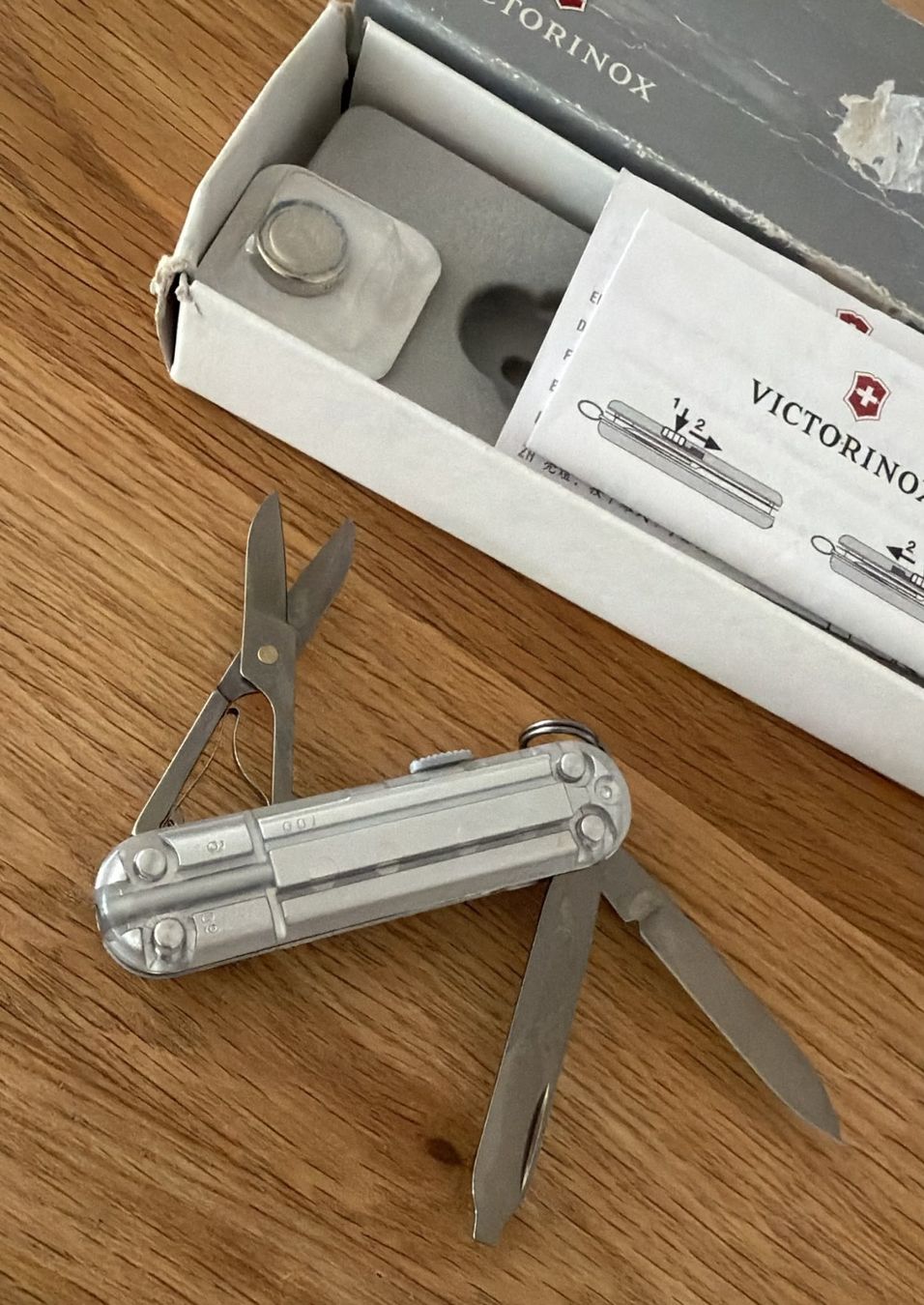 Victorinox Couteaux de poche: VICTORINOX SACKMESSER – Neuf avec emballage d'origine à Zürich par Frei-Occasionen 3