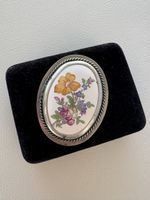 brooch decal ,vintage, good condition