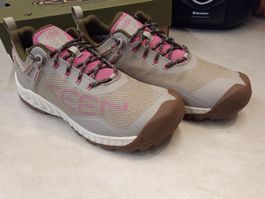 Damen Schuhe KEEN NXIS EVO WP Grösse 41 neuwertig