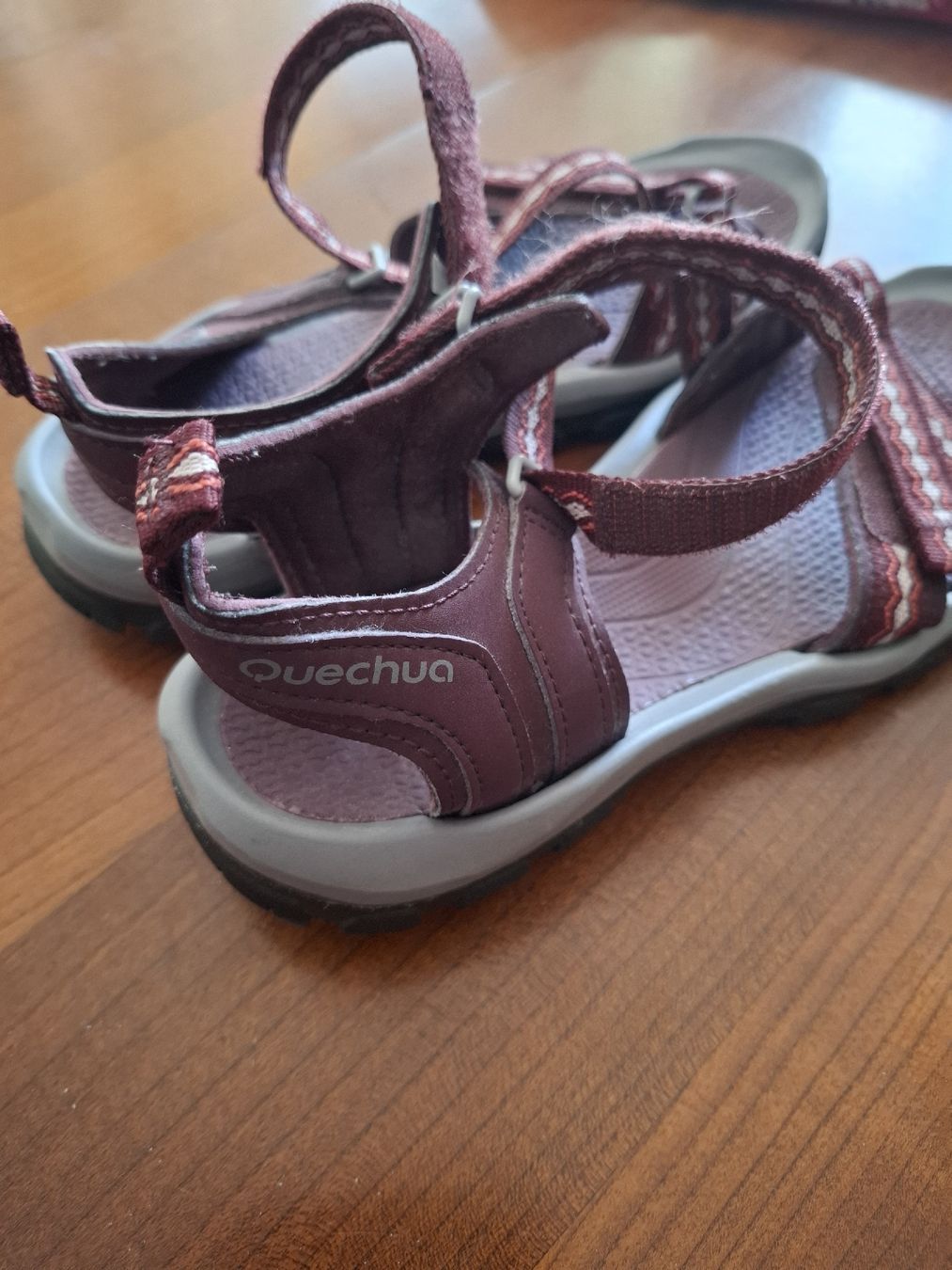 Scarpe da donna: Sandali da trekking Quechua, numero 39 – Usato da Viganello venduto da sor_dcq8 1