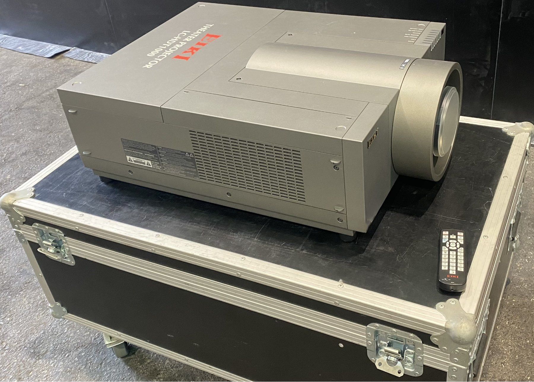Eiki Proiettori: Vendo Proiettore professionale EIKI LC-HDT1000 – Usato da Stabio venduto da Angelini01