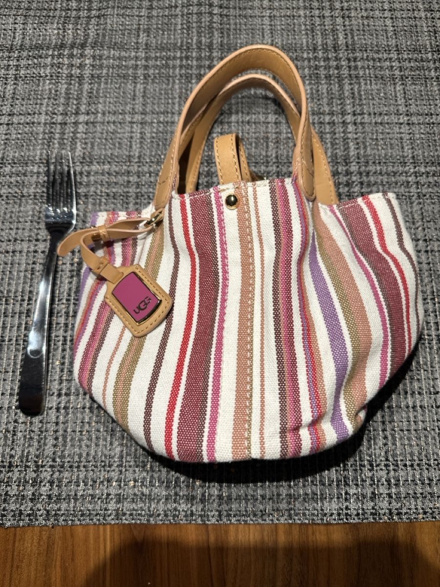 Ugg Borse da donna: UGG Handtasche aus Canvas – Usato da Mühleberg venduto da Wolfman68