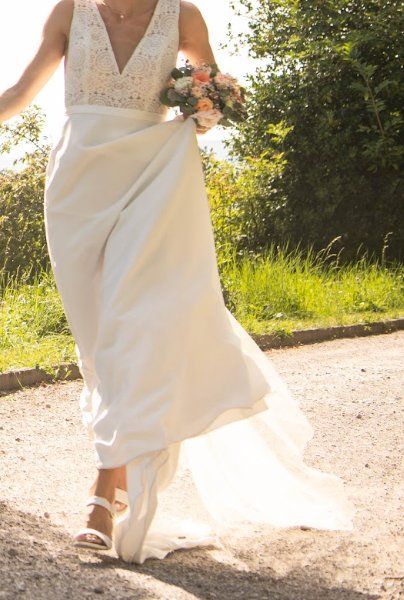 Vestiti: Secondhand Brautkleid Bianco Evento "Dallas", Grösse 36 – Usato da Brunnen venduto da Herzig-Brautmode 2