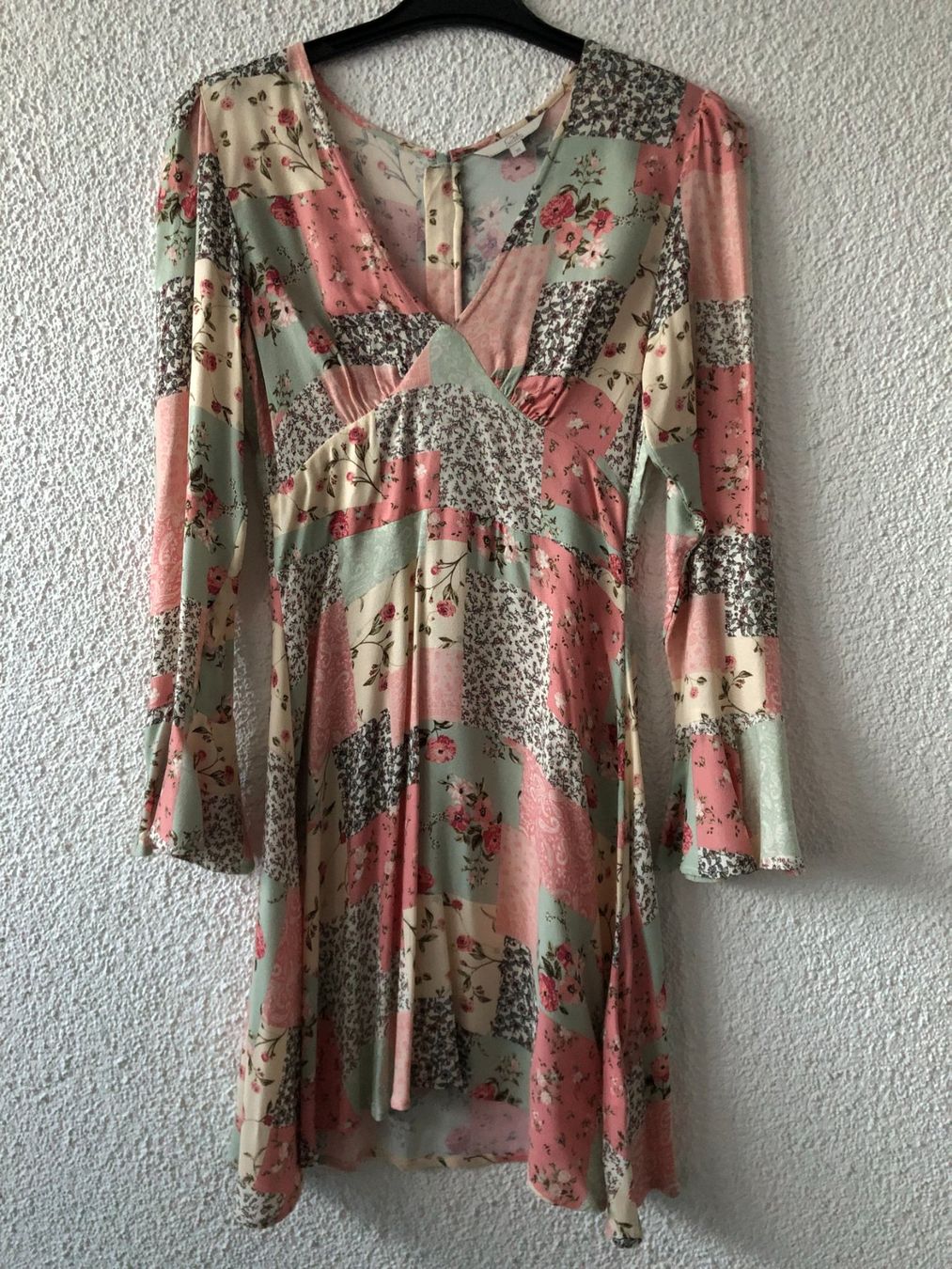 C&A Kleider: Kleid Patchwork Blumenmuster Langarm Grösse S neuwertig – Neu und originalverpackt aus Naefels von Lenanae