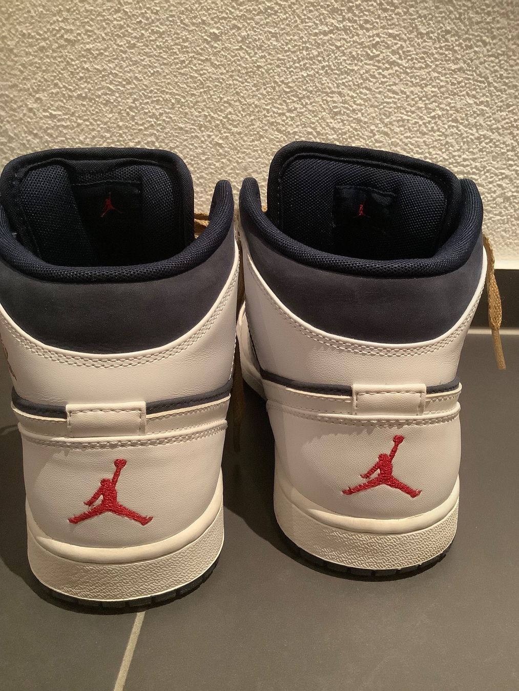 Jordan Herrenschuhe: Air Jordan 41 – Neu (gemäss Beschreibung) aus Schlieren von  6