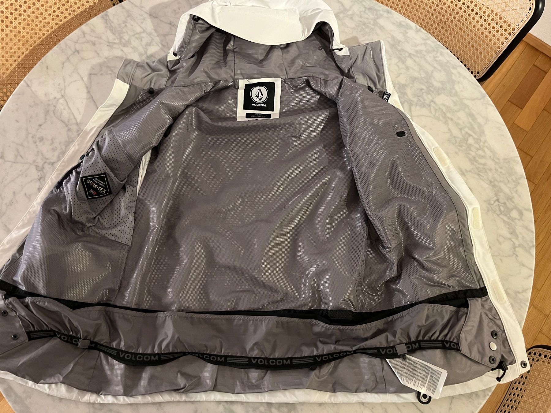 Volcom Giacche: Volcom L GORE-TEX Jacket S – Usato da Wetzikon ZH venduto da MW.S 2