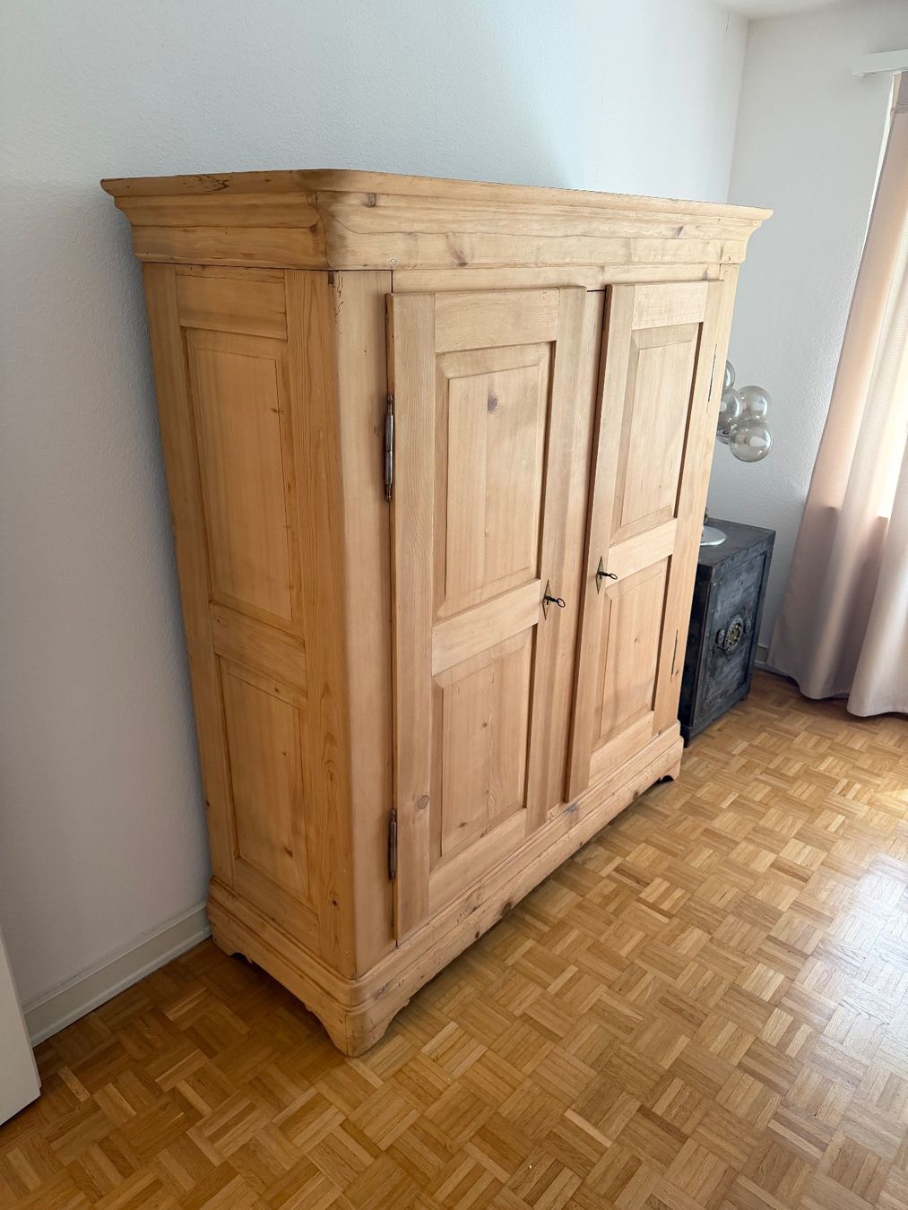 Armadi: Ancienne armoire en sapin démontable – Usato da Neuchâtel venduto da luc_8c68