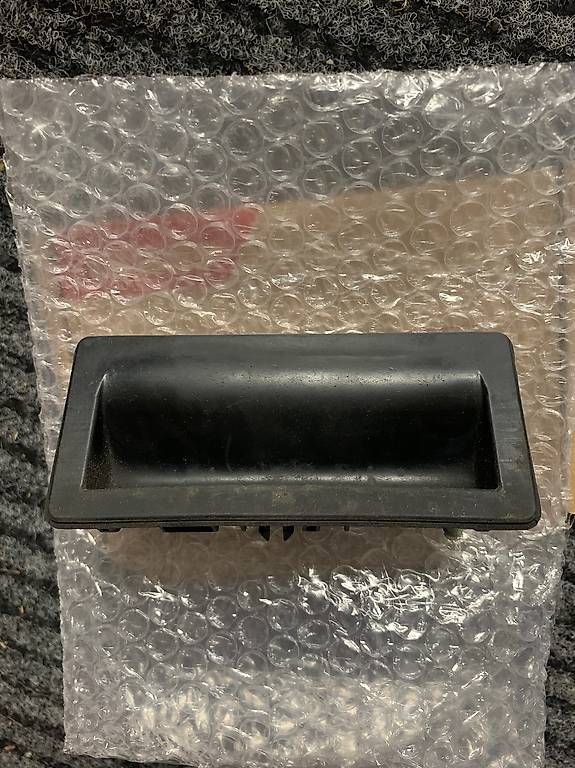 Topcase: Push button for electric lid lock AUDI VW Seat – Gebraucht aus Uster von dan_5m6y