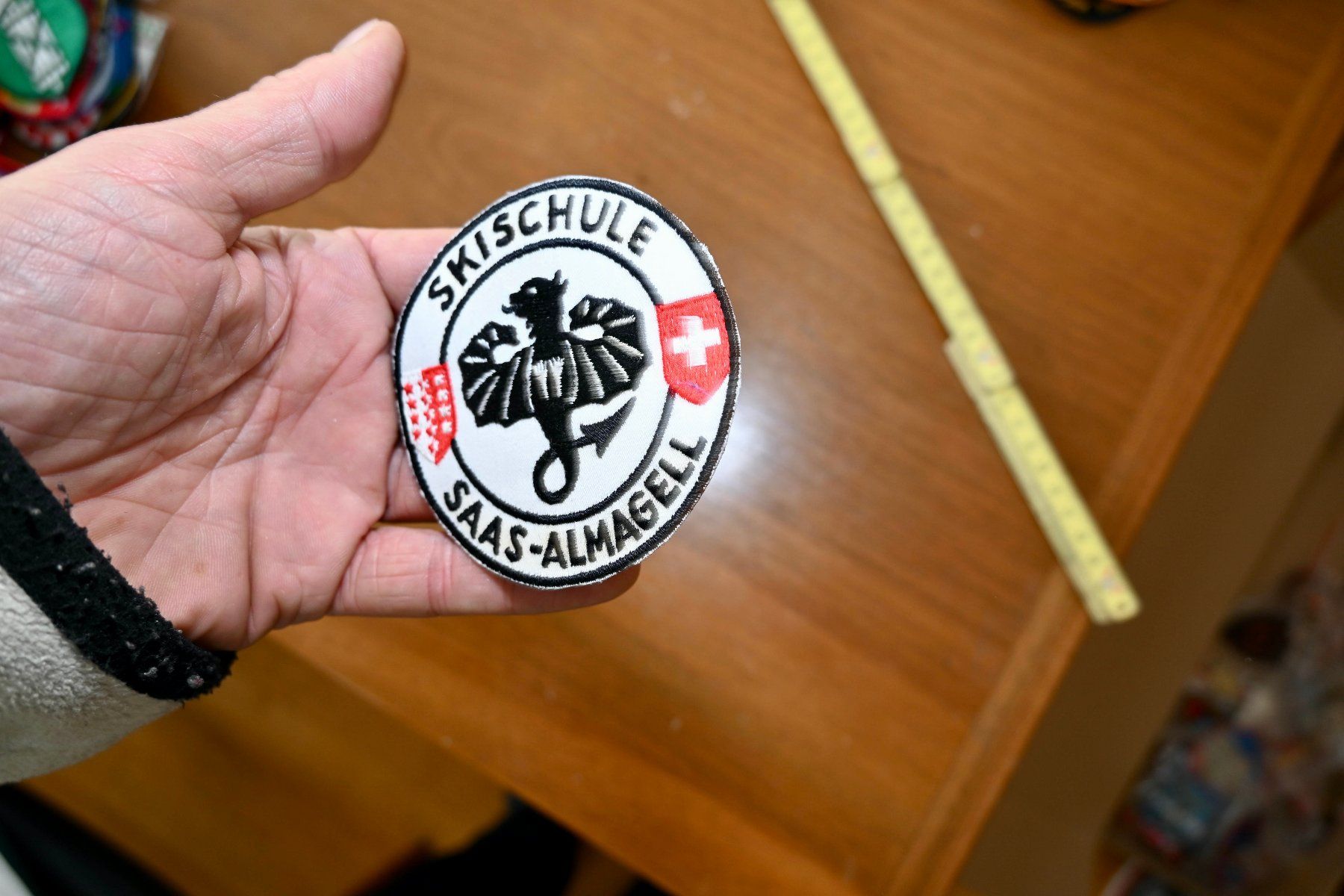 Swiss Placchette & Badge: SKISCHULE Saas - Almagell PATCH badge – Usato da Pfaffhausen venduto da mono_rec 1