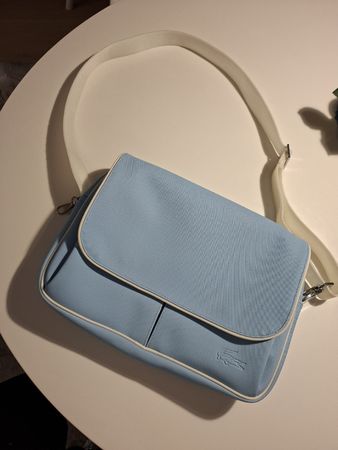 Vintage-Modell der Lacoste Canvas Messenger Bag