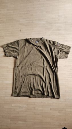 Militär T-Shirt und "Gnägi" Gr. 52 
