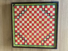 Halma und Belagerungsspiel