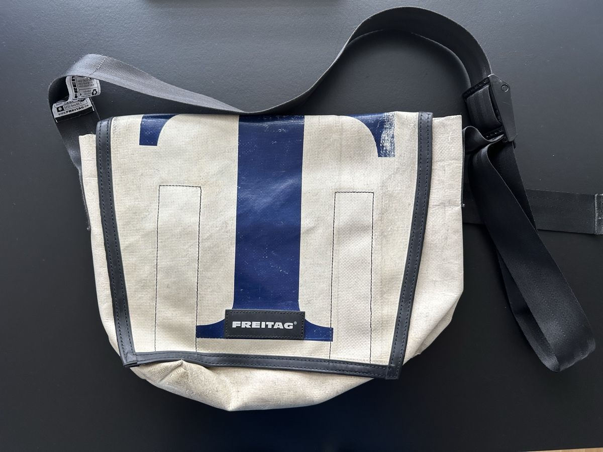 Freitag Borse: FREITAG F14 MESSENGER MEDIUM – Usato da Regensdorf venduto da sofia681 1