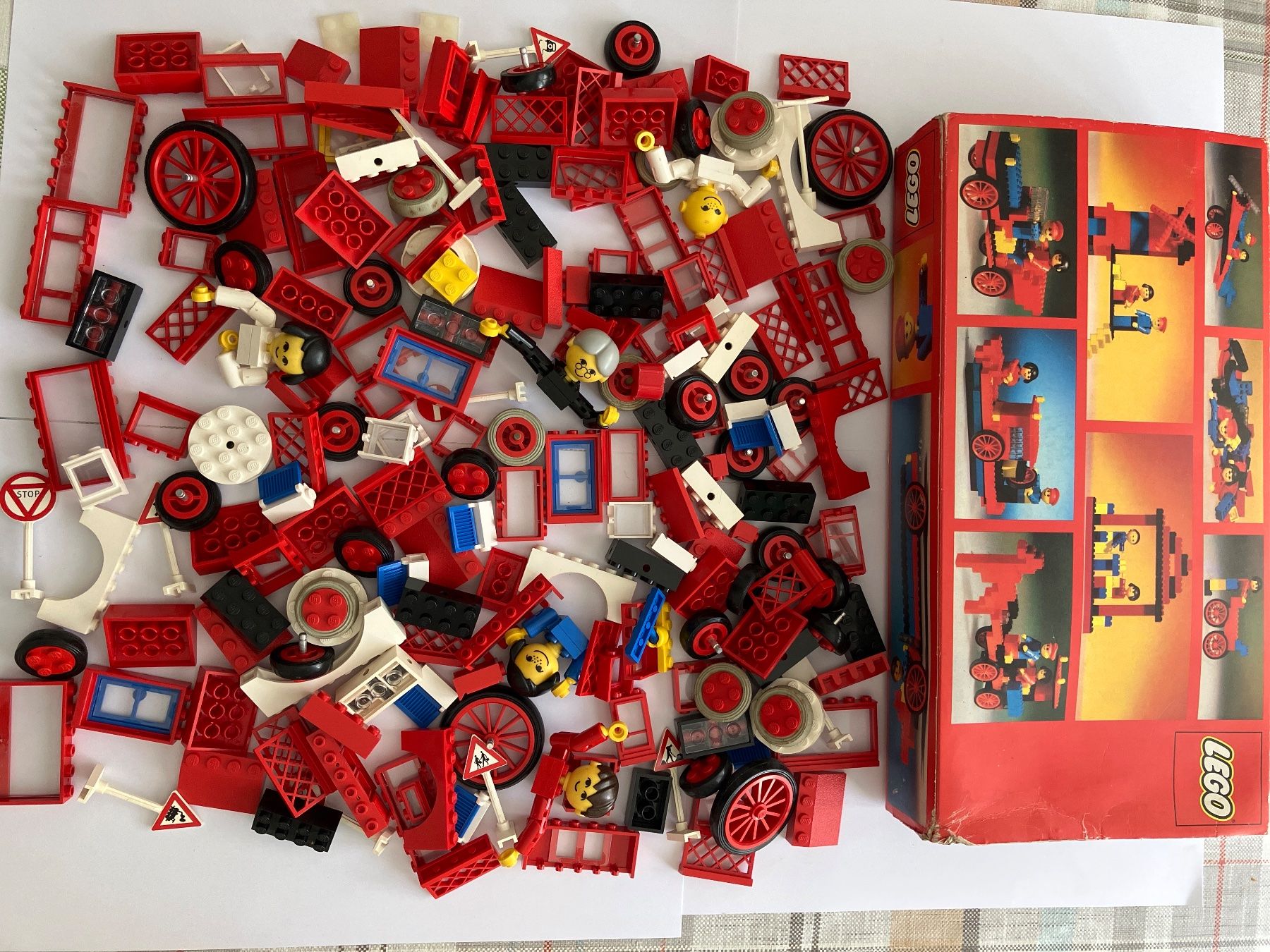 Lego Kit di costruzioni: Lego Set 252 und andere Teile im Karton – Usato da Balterswil venduto da Erbsli77